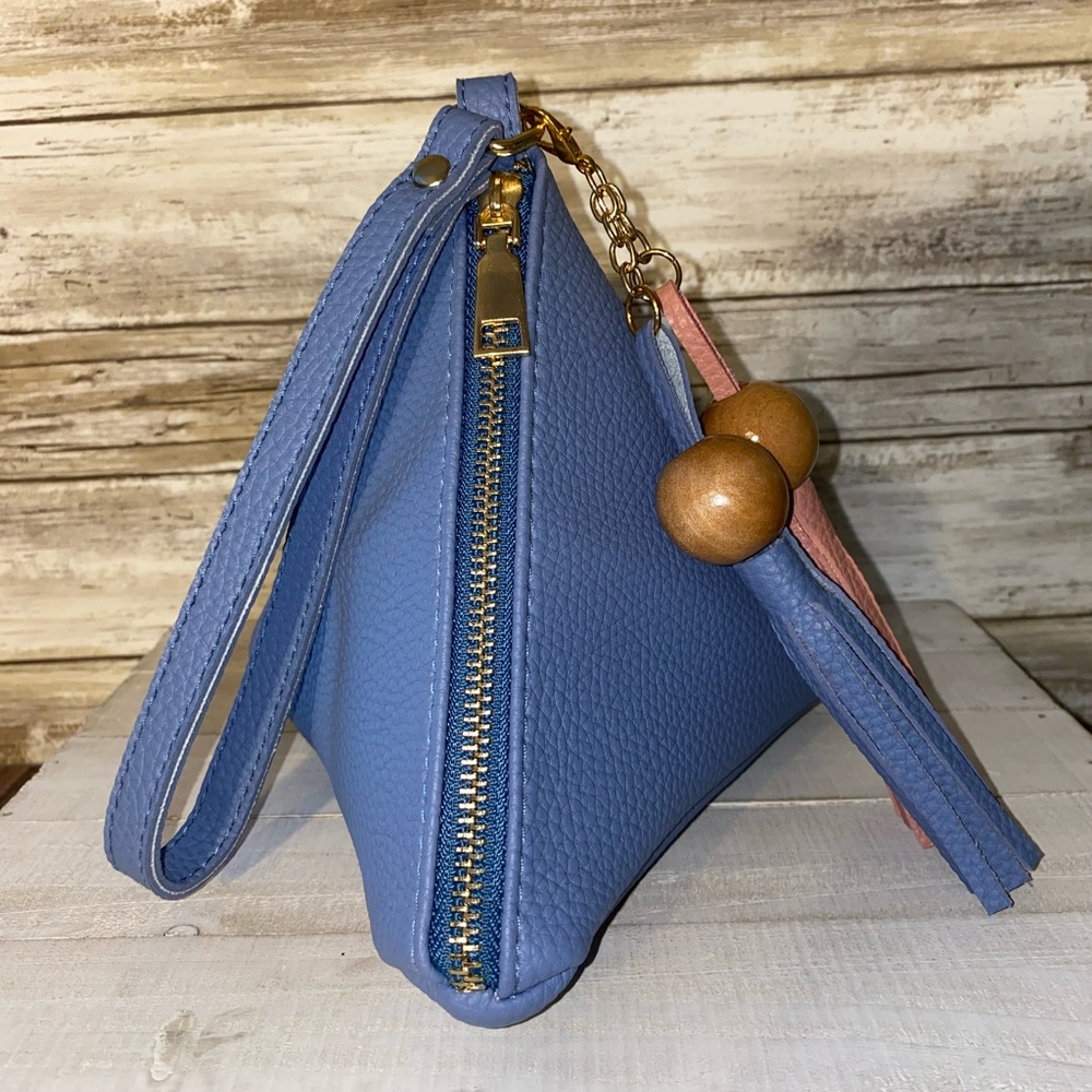 Unique Triangle Wristlet Bag In Blue NWOT